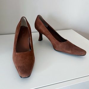 Mantles Size 9.5 Genuine Leather Brown Heels